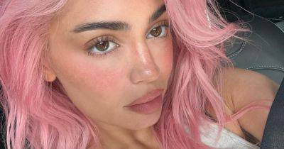 Kylie Jenner's fans are 'obsessed' as she debuts shocking pink hair transformation - www.ok.co.uk