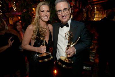 John Oliver On Close Bond With Fellow Late-Night Hosts & Winning Emmy Against ‘SNL’ - deadline.com - USA