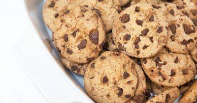 'Simple' chocolate cookie air fryer recipe that are ready in just six minutes - www.dailyrecord.co.uk - Scotland