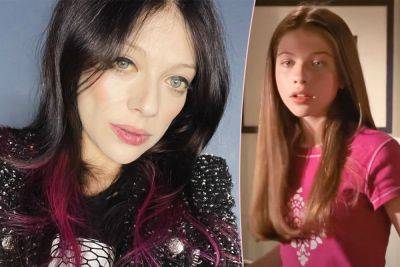 Michelle Trachtenberg Responds To Fans Who Say Say She Looks 'Sick' In New Selfie - perezhilton.com