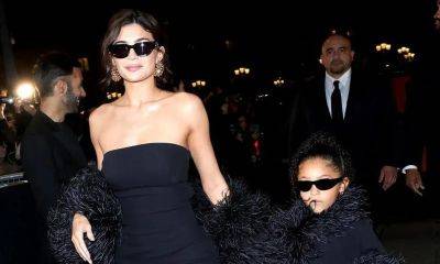 Kylie Jenner and Stormi Webster steal the show matching at Valentino Paris Fashion Week - us.hola.com - France - USA
