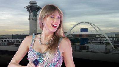 Taylor Swift Lands At LAX Ahead Of Super Bowl LVIII To Cheer On Travis Kelce & Kansas City Chiefs - deadline.com - Las Vegas - Taylor - Japan - Tokyo - Kansas City - city Baltimore