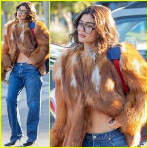 Kylie Jenner Flashes Her Abs In Fur Coat During Valentine's Day Outing - www.justjared.com