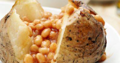 'The right way' to cook a jacket potato in the microwave in just 10 minutes - www.dailyrecord.co.uk