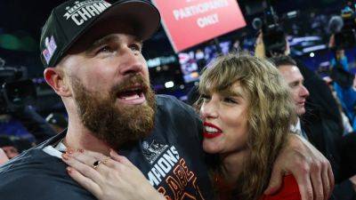 Taylor Swift Keeps Travis Kelce Close in Her ‘TNT’ Bracelet and Kansas City Chiefs Super Bowl Hat - www.glamour.com - Australia - Kansas City