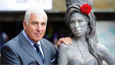 Amy Winehouse London Statue Palestinian Flag Sticker Incident Being Investigated by Police - variety.com - London - county Camden - Palestine