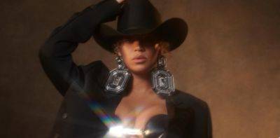 Beyoncé Becomes First Black Woman To Top Country Music Chart With Her Single “Texas Hold ‘Em” - deadline.com - Texas - Houston