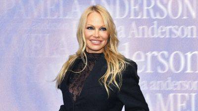 Pamela Anderson on Her Makeup-Free Looks: 'I'm Doing It For Myself' - www.glamour.com