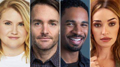 Jillian Bell, Will Forte, Damon Wayans Jr. & Brianne Howey Join Amy Schumer In Netflix Comedy ‘Kinda Pregnant’ - deadline.com - city Sandler