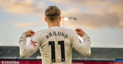 Rasmus Hojlund breaks over 400k hearts after Manchester United injury confirmed - www.manchestereveningnews.co.uk - Manchester - Denmark - city Luton
