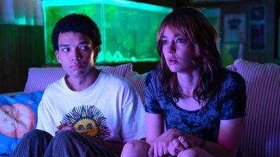 ‘I Saw The TV Glow’ Trailer: Jane Schoenbrun’s A24 Horror Mindbender Starring Justice Smith Arrives In May - theplaylist.net - county Howard
