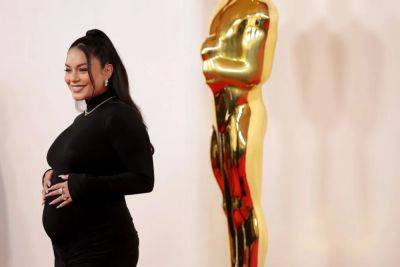 Vanessa Hudgens Announces Pregnancy While Hosting 2024 Oscars Red Carpet - variety.com - Mexico