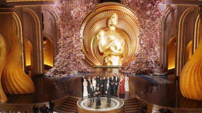 Oscars TV Review: Jimmy Kimmel Packs A Punch On Trump & More As ABC & Producers Finally Make An Academy Awards For The 21st Century - deadline.com - USA