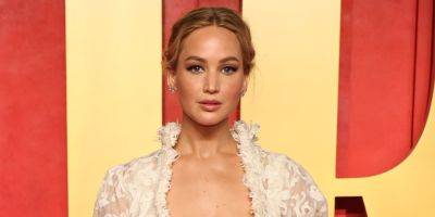 Jennifer Lawrence Goes Sheer, Wears Vintage Dress With Long Train to Oscars 2024 Afterparty - www.justjared.com - Beverly Hills