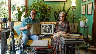 Waheeda Rehman, Indian Cinema Legend, Donates Personal Film Memorabilia to Film Heritage Foundation – Global Bulletin - variety.com - India - county Ray