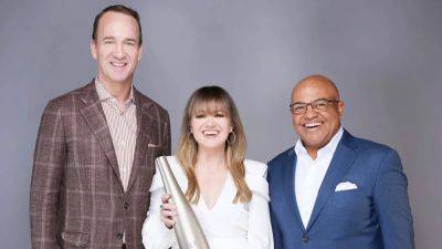 Kelly Clarkson & Peyton Manning To Host Paris Olympics Opening Ceremony For NBC - deadline.com - Paris - Los Angeles - county Guthrie