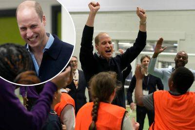 Prince William is wildly happy with kids at youth center — as Kate Middleton remains in hiding - nypost.com - London