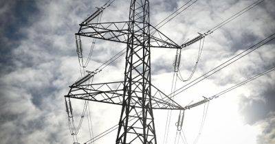 Bury power cut sees hundreds of homes and businesses without electricity - full list of postcodes affected - www.manchestereveningnews.co.uk