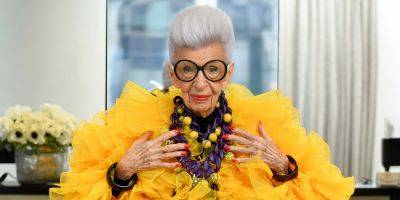 Iconic Fashion Designer Iris Apfel Dies at 102 - www.justjared.com - New York - Florida - New York - county Queens - county Palm Beach