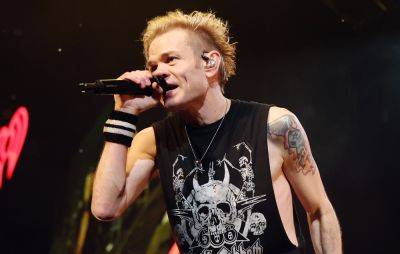 Sum 41’s Deryck Whibley announces memoir: ‘Walking Disaster: My Life Through Heaven And Hell’ - www.nme.com - Chicago