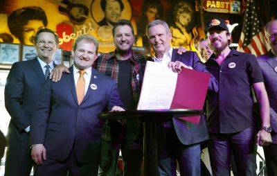 Governor in Tennessee signs ELVIS act to protect musicians from AI deepfakes - www.nme.com - Tennessee