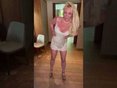 Britney Spears Wants Your Attention! - perezhilton.com
