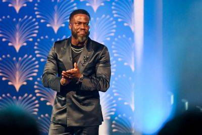 Kevin Hart Toasted — And Roasted — At Kennedy Center’s Mark Twain Prize Ceremony - deadline.com