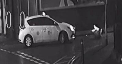 Police hunt taxi driver after pedestrian mowed down in hit-and-run - www.manchestereveningnews.co.uk