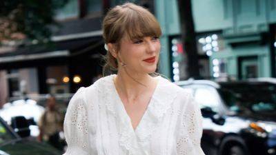 Taylor Swift Wore an Underrated Investment Bag You Probably Don't Know About (But Definitely Should) - www.glamour.com - France - Beyond