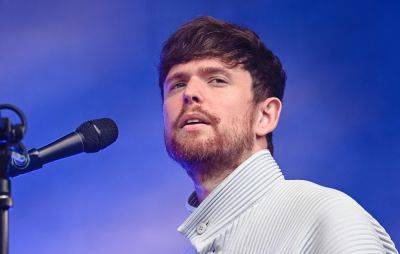 James Blake says major labels “should be required to provide a therapist to their artists” - www.nme.com