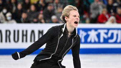 19-Year-Old Ilia Malinin Performs Ice Skating Routine to 'Succession' Theme, Breaks Records & Wins First World Title - www.justjared.com - USA - Centre - Canada - county Bell