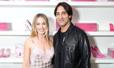 Margot Robbie & Stylist Andrew Mukamal Celebrate Launch of 'Barbie: The World Tour' Book - www.justjared.com - Los Angeles
