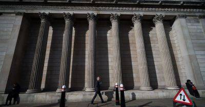 Bank of England could wait longer to lower interest rates after UK wage boost, experts warn - www.manchestereveningnews.co.uk - Britain - county Ashley - county Webb