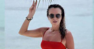 Amanda Holden told she 'looks 25' in sizzling bikini display after 'deleting real snaps' - www.manchestereveningnews.co.uk - Britain