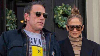 Jennifer Lopez Looks the Part While House-Hunting on the Upper West Side - www.glamour.com - New York - New York