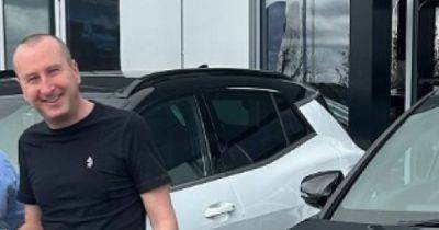 Coronation Street's Andy Whyment responds to comment on soap wage after posing with new £40k car - www.manchestereveningnews.co.uk