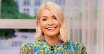 We’ve found a gorgeous £32 alternative to Holly Willoughby’s £1.8k pink floral dress - www.ok.co.uk
