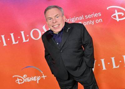 Warwick Davis’ Children Say Actor Is “Taking Some Time Away From Social Media” & Apologize For Post That Caused “Concern” - deadline.com - Britain - county Davis