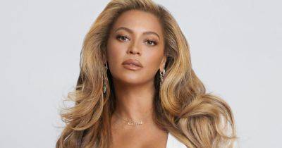 Beyoncé just shared a rare look at her wash day hair routine and her incredible natural curls - www.ok.co.uk - Texas