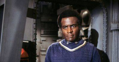 Battlestar Galactica star Terry Carter dies aged 95 as tributes are made - www.ok.co.uk - New York - Boston - county Terry