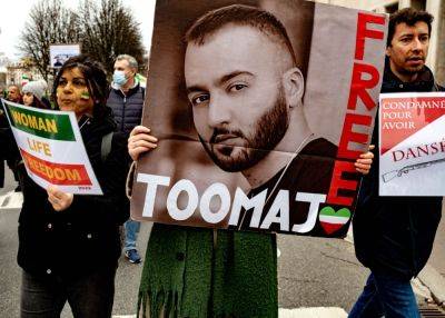 Iranian Rapper Toomaj Salehi Sentenced to Death Over Music Criticizing Government - variety.com - USA - Iran - Kurdistan