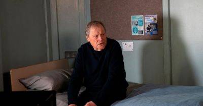 Coronation Street fans predict icon 'will return' after a decade to save Roy amid arrest storyline - www.ok.co.uk
