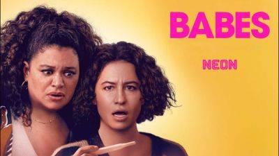 ‘Babes’ Trailer: Ilana Glazer Stars In Pamela Adlon’s Pregnancy Comedy Coming May 17 - theplaylist.net