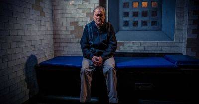 Coronation Street star says 'he's innocent' as Roy Cropper charged with murder and new details released - www.manchestereveningnews.co.uk