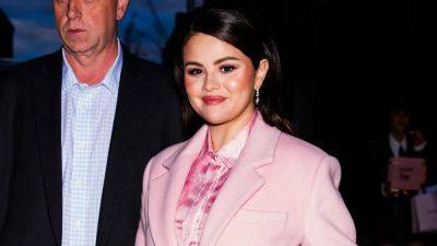 Selena Gomez's Head-to-Toe Pink Look Is Part Mad Men, Part Barbie - www.glamour.com - New York