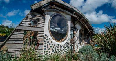 The beachside hut that’s Airbnb’s ‘most loved’ under an hour from Greater Manchester - www.manchestereveningnews.co.uk - Manchester - county Woods - city Liverpool - county Pine - city Hightown