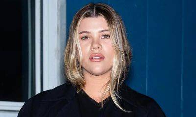Sofia Richie shares bare belly selfie ahead of her due date - us.hola.com