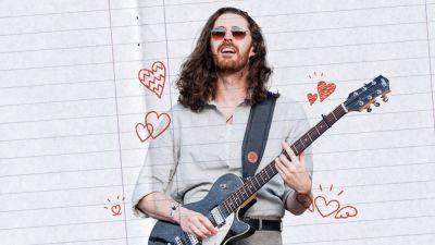 How Hozier Became Gen Z’s ‘Forest Daddy’—and a Number One Artist - www.glamour.com - Ireland