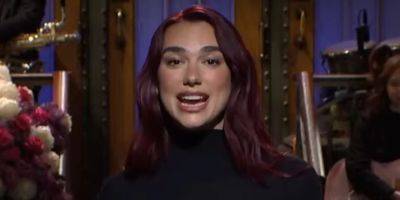 Dua Lipa on 'Saturday Night Live' - Pop Star Jokes About Dula Peep Nickname, Vacations & 'Give Us Nothing' Meme During Monologue - www.justjared.com - Britain