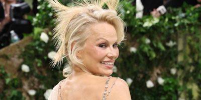 Pamela Anderson Makes Her Met Gala Debut, Radiates Natural Beauty at Biggest Night in Fashion - www.justjared.com - New York